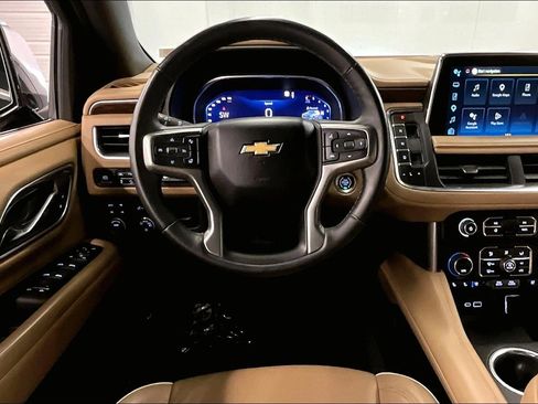 Used 2023 Chevrolet Suburban Premier AWD/4WD image 6