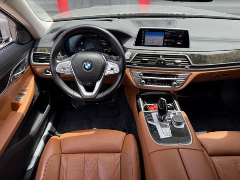 Used 2022 BMW 740i xDrive w/ Premium Package AWD/4WD image 40