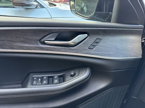 New 2025 Jeep Grand Cherokee Limited w/ MOPAR Finishing Package image 15