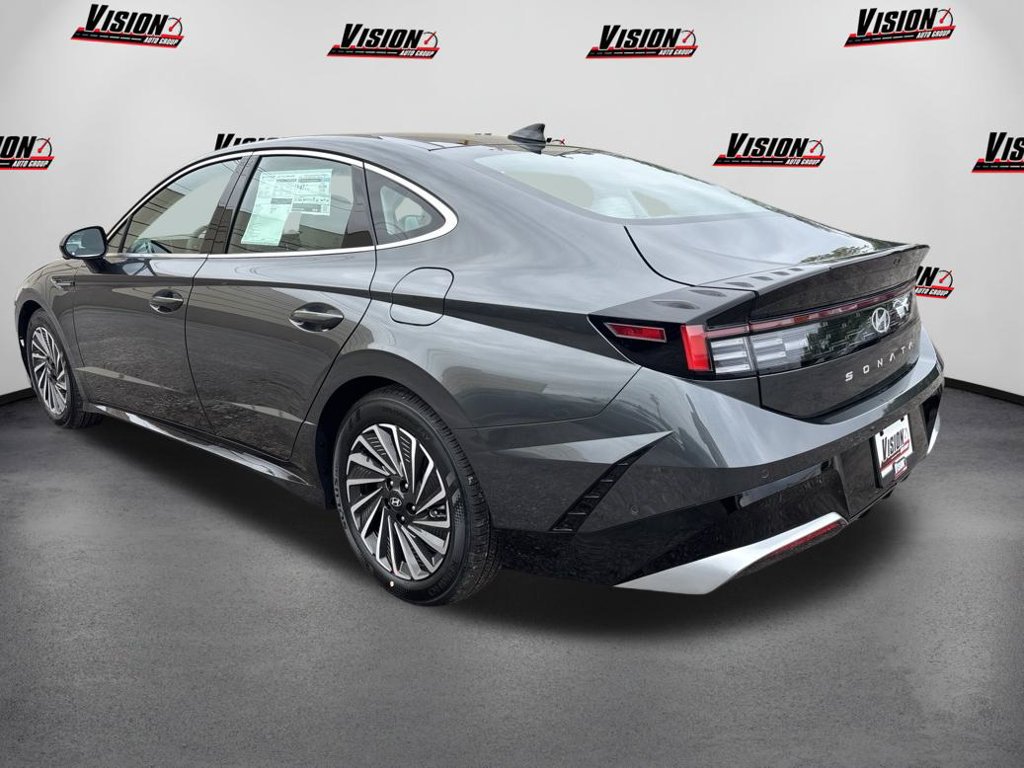 New 2026 Hyundai Sonata Limited FWD image 3