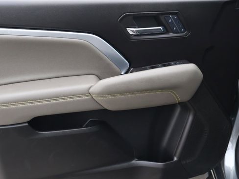 Used 2024 Chevrolet Colorado ZR2 w/ ZR2 Convenience Package III image 19