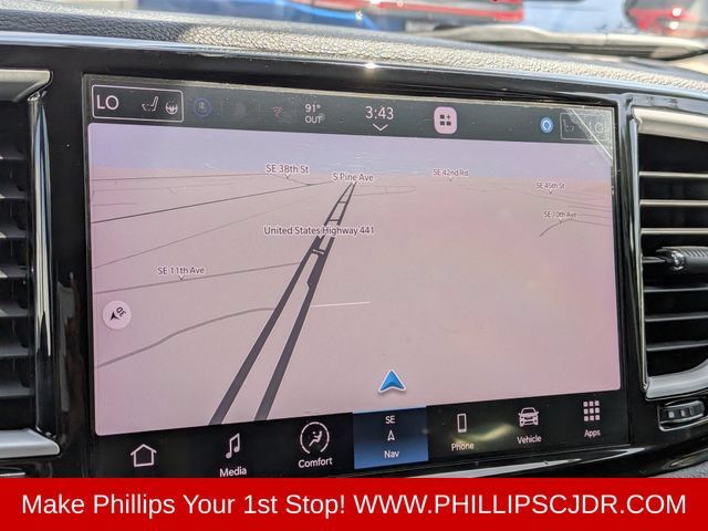 Certified 2022 Chrysler Pacifica Touring-L w/ Uconnect Theater Family Group FWD image 20