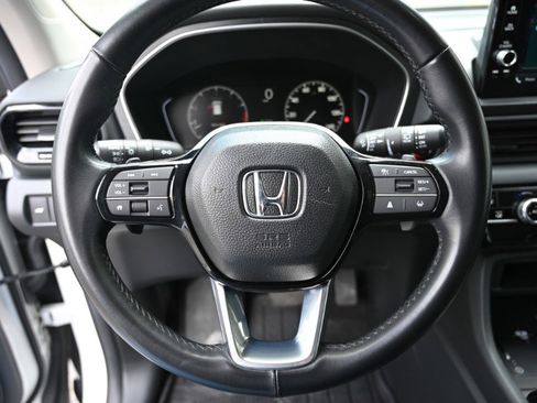 Used 2025 Honda Pilot EX-L image 21