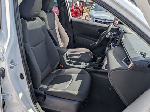 Used 2024 Toyota Corolla Cross LE w/ Moonroof Package image 18