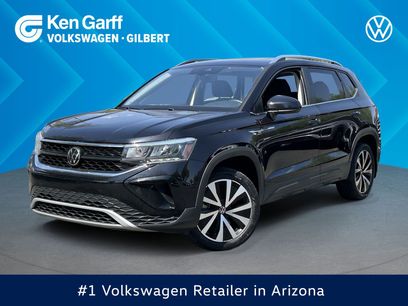 Used 2023 Volkswagen Taos SE w/ Panoramic Sunroof Package