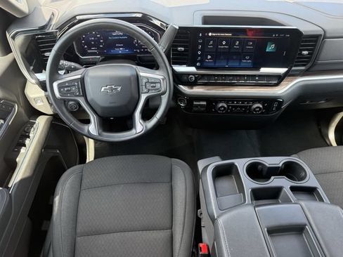 Certified 2026 Chevrolet Silverado 1500 RST AWD/4WD image 14