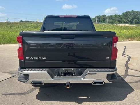 Used 2023 Chevrolet Silverado 1500 LT w/ Z71 Off-Road Package AWD/4WD image 4