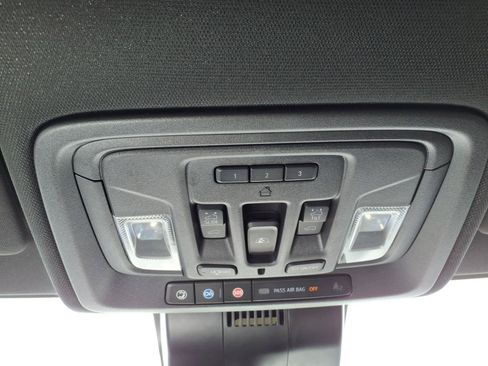 Used 2023 GMC Sierra 1500 AT4 w/ AT4 Premium Package AWD/4WD image 18