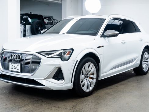 Used 2023 Audi e-tron S Premium Plus image 3