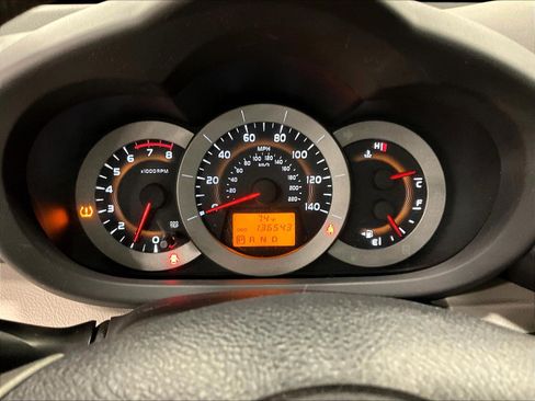 Used 2011 Toyota RAV4 Limited w/ Upgrade Value Pkg AWD/4WD image 13