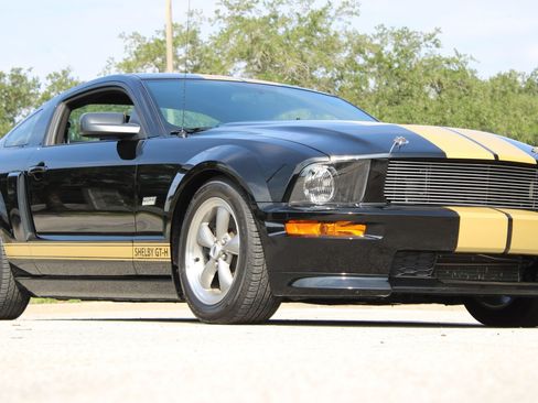 Used 2006 Ford Mustang GT RWD image 23
