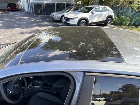 Used 2021 Volkswagen Jetta SE w/ SE Cold Weather Package image 32