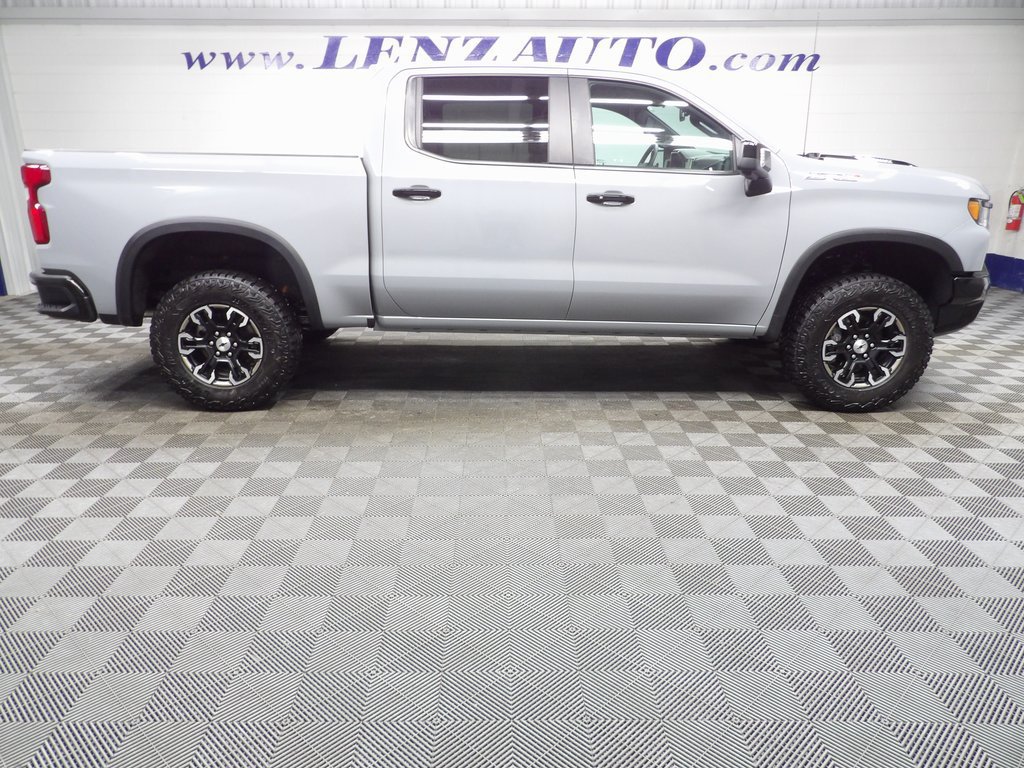 Used 2024 Chevrolet Silverado 1500 ZR2 AWD/4WD image 2