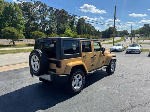 Used 2013 Jeep Wrangler Unlimited Sahara w/ Connectivity Group AWD/4WD image 3