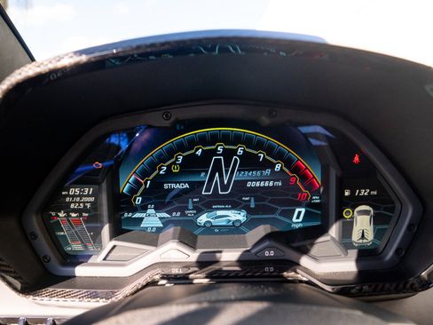 Used 2019 Lamborghini Aventador SVJ image 68