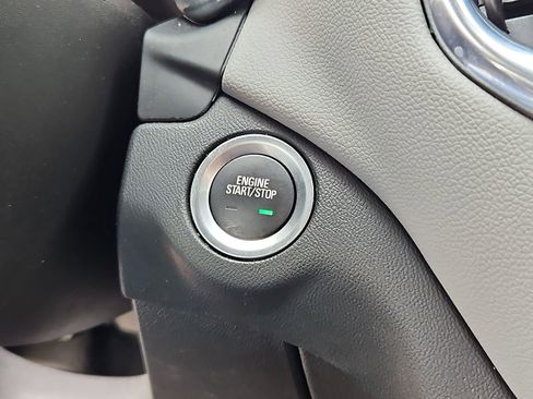 Used 2023 Chevrolet Equinox LS FWD image 16