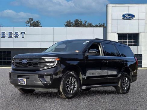 Used 2025 Ford Expedition Active image 4