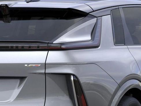 New 2026 Cadillac Lyriq V AWD/4WD image 11