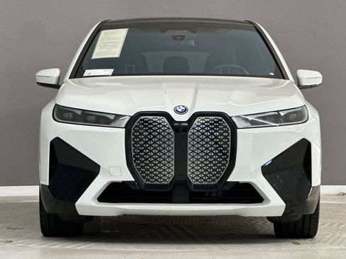 Used 2023 BMW iX xDrive50 w/ Premium Package AWD/4WD image 5