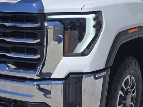 Used 2024 GMC Sierra 3500 SLE w/ SLE Convenience Package AWD/4WD image 12