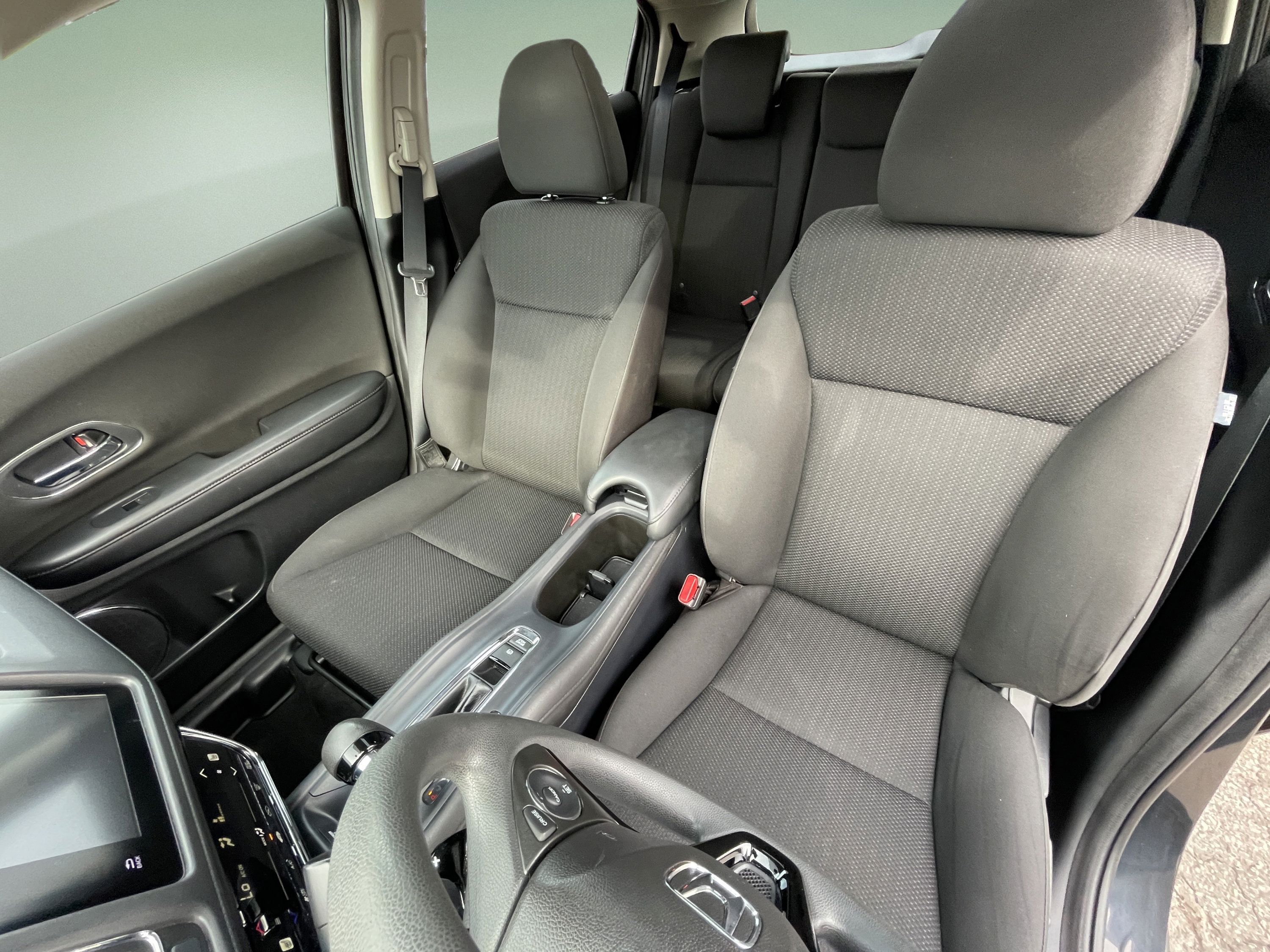Used 2018 Honda HR-V EX image 11