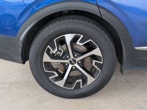 Used 2023 Kia Sportage EX FWD image 3