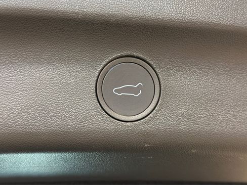 Used 2024 Tesla Model Y Long Range RWD image 45