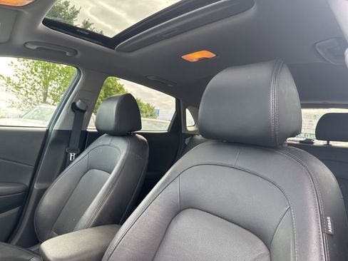 Certified 2022 Hyundai Kona Limited AWD/4WD image 9