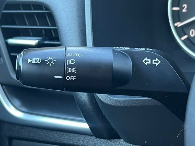 Used 2023 Nissan Rogue S AWD/4WD image 14