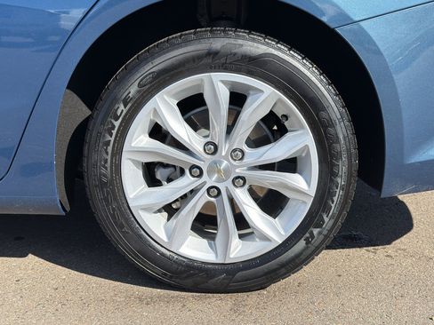 Used 2025 Chevrolet Malibu LT FWD image 9