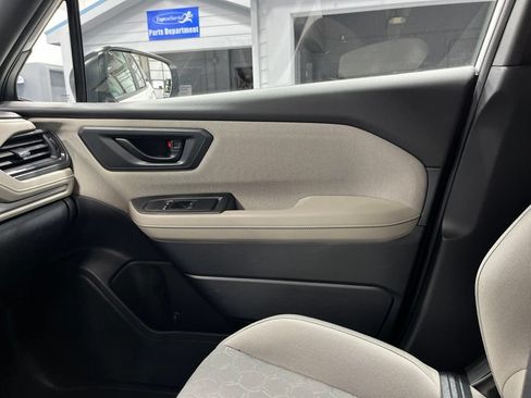 Used 2026 Subaru Forester AWD/4WD image 16