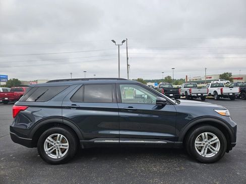 Used 2023 Ford Explorer XLT w/ Equipment Group 202A image 5