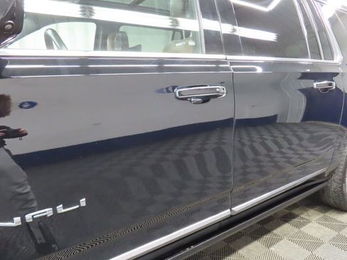 Used 2024 GMC Yukon XL Denali Ultimate AWD/4WD image 41