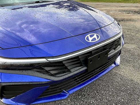 Used 2024 Hyundai Elantra Blue FWD image 35