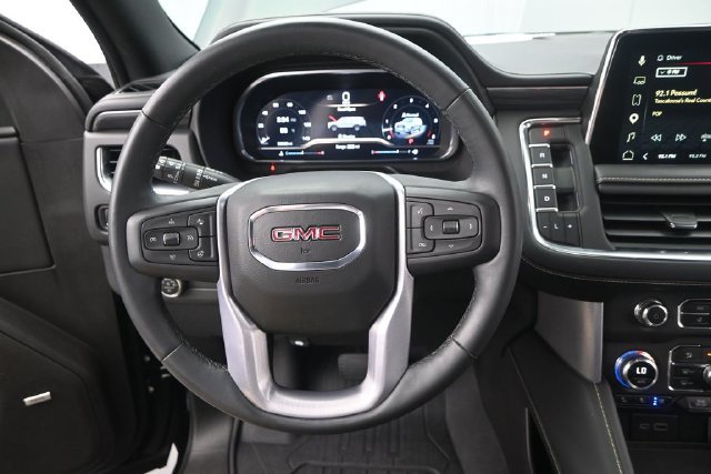 Used 2023 GMC Yukon XL SLT w/ SLT Premium Package RWD image 5