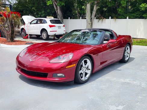 Used 2007 Chevrolet Corvette Coupe w/ Preferred Equipment Group RWD image 4
