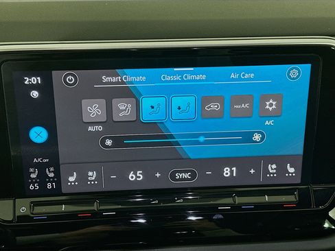 Used 2024 Volkswagen Atlas Cross Sport SE image 24