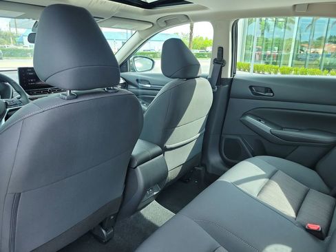 Used 2025 Nissan Altima 2.5 SV w/ SV Premium Package FWD image 16