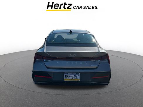Used 2025 Hyundai Elantra Limited image 4