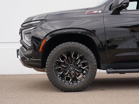 Used 2025 Chevrolet Tahoe Z71 w/ Comfort Package image 11