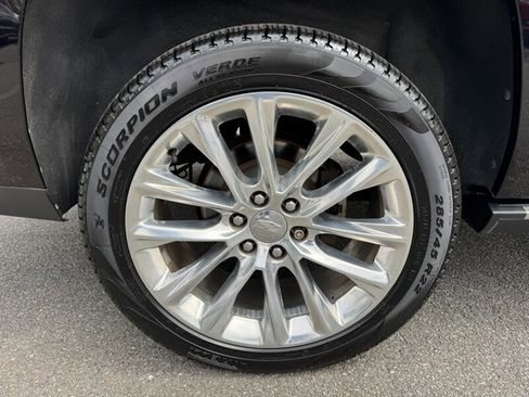 Used 2020 Cadillac Escalade ESV Premium Luxury image 13