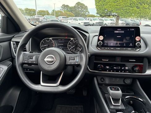 Used 2024 Nissan Rogue SV AWD/4WD image 22