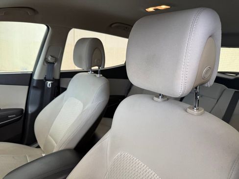 Used 2017 Hyundai Santa Fe Sport FWD image 10