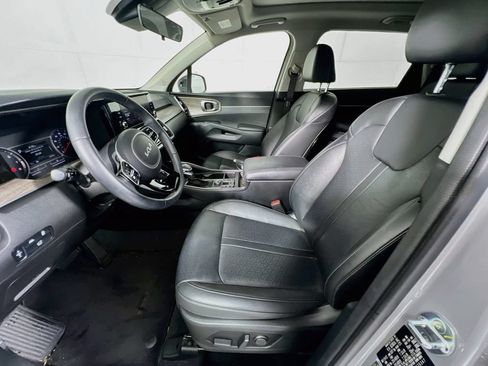 Certified 2022 Kia Sorento EX w/ Panoramic Sunroof Package FWD image 13