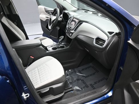 Used 2022 Chevrolet Equinox LS w/ LS Convenience Package FWD image 19