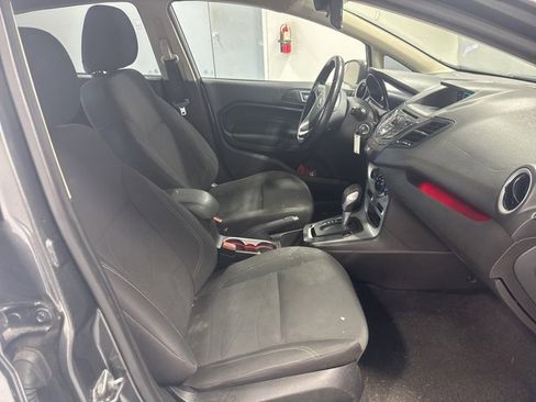 Used 2015 Ford Fiesta SE image 18