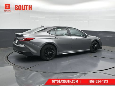 Used 2025 Toyota Camry SE FWD image 2