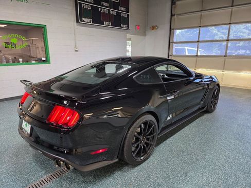 Used 2017 Ford Mustang Shelby GT350 RWD image 7