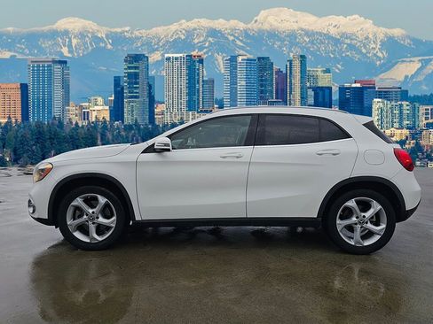 Used 2019 Mercedes-Benz GLA 250 4MATIC image 4