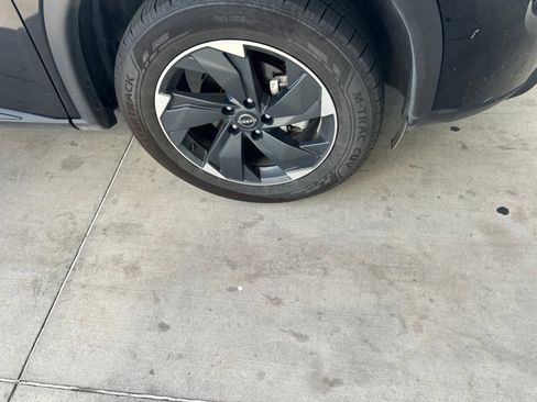 Used 2025 Nissan Rogue SV AWD/4WD image 5